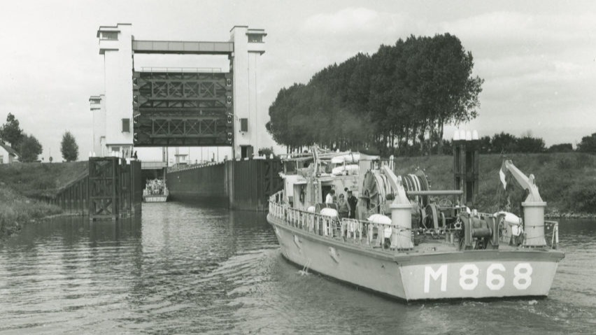 Hr.Ms. Alblas vlagvertoonreis sluis